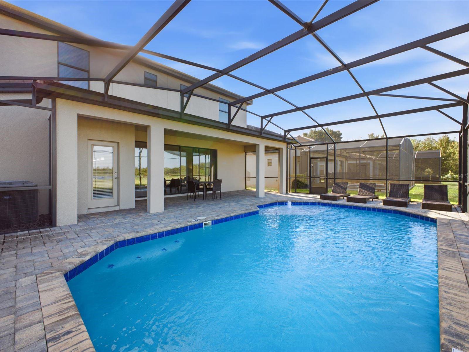 211 MACAULAYS COVE