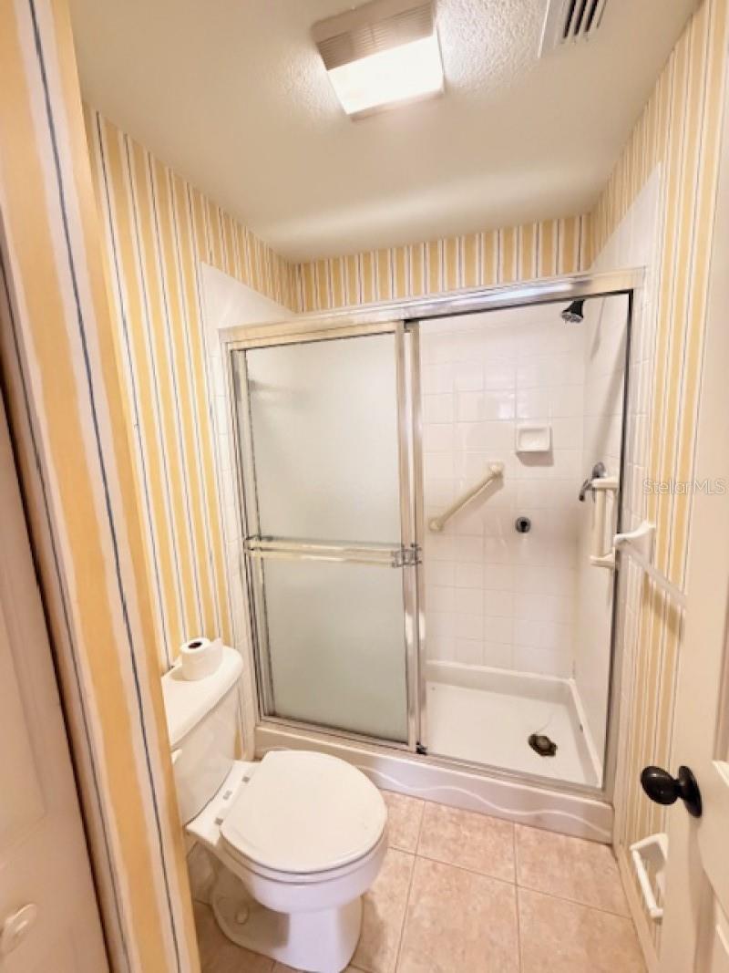 WATERS EDGE AT HERITAGE OAK PA - Residential