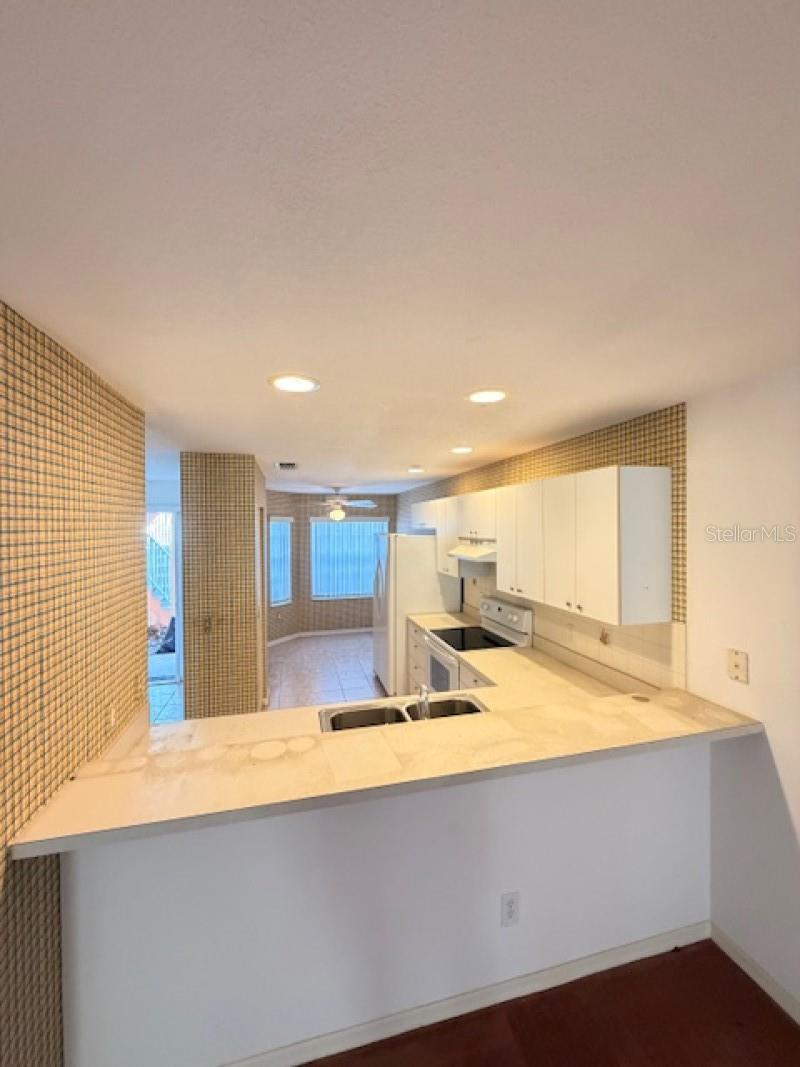 WATERS EDGE AT HERITAGE OAK PA - Residential