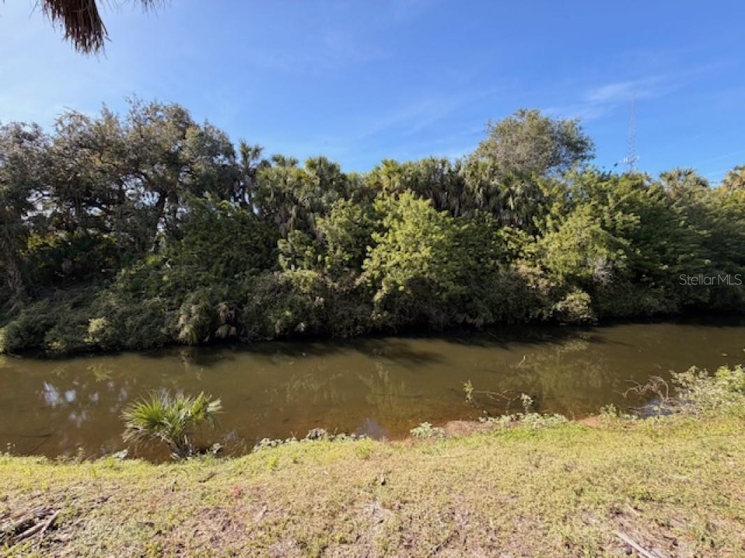 WATERS EDGE AT HERITAGE OAK PA - Residential