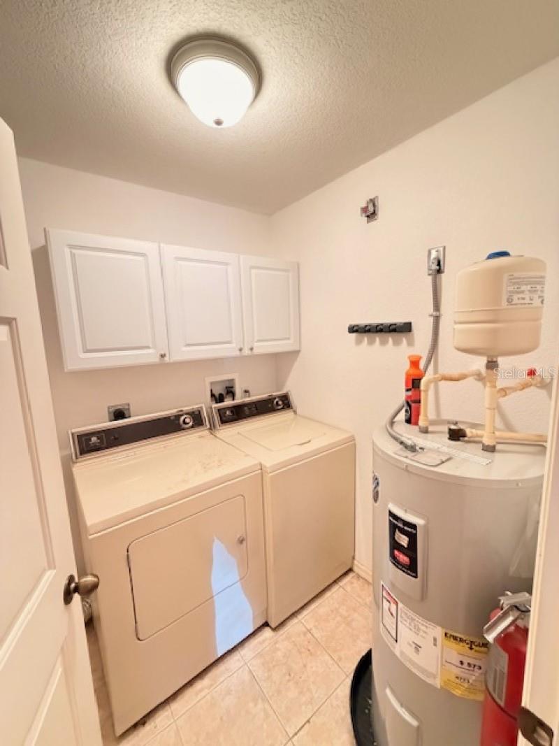 WATERS EDGE AT HERITAGE OAK PA - Residential