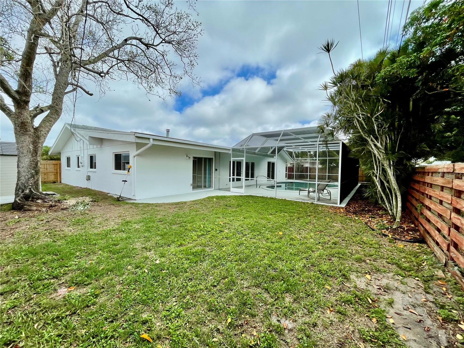 COUNTRY CLUB HEIGHTS FIRST ADD - Residential