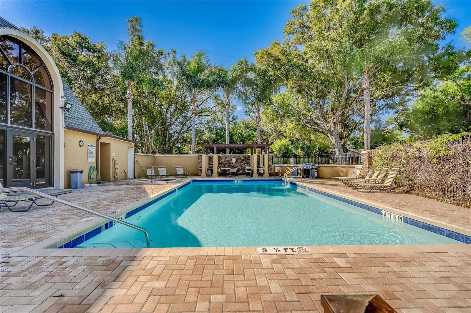 BELLA VISTA ON LAKE - Residential