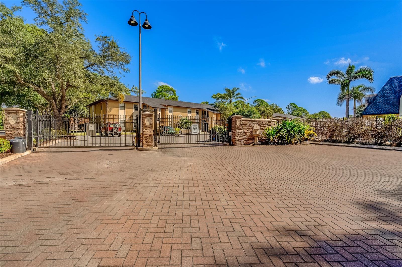 BELLA VISTA ON LAKE - Residential