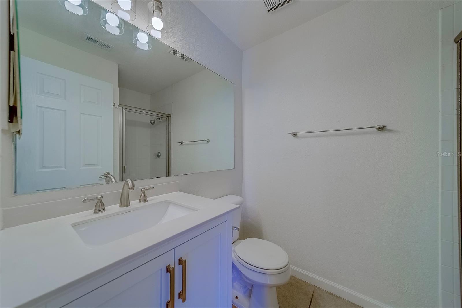 BELLA VISTA ON LAKE - Residential