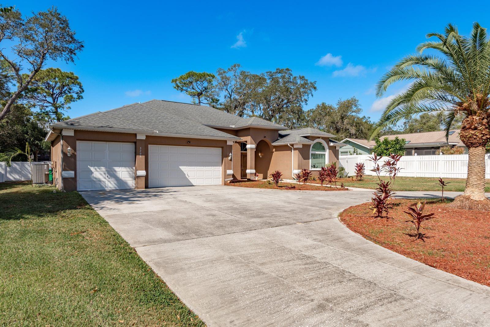 Casas a venda 3 - Jen Dantas 3206 ENISGROVE DRIVE E