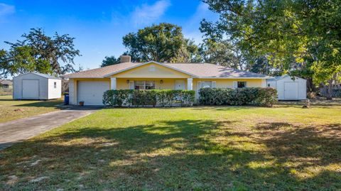 104 6TH AVENUE HOWEY IN THE HILLS FL 34737