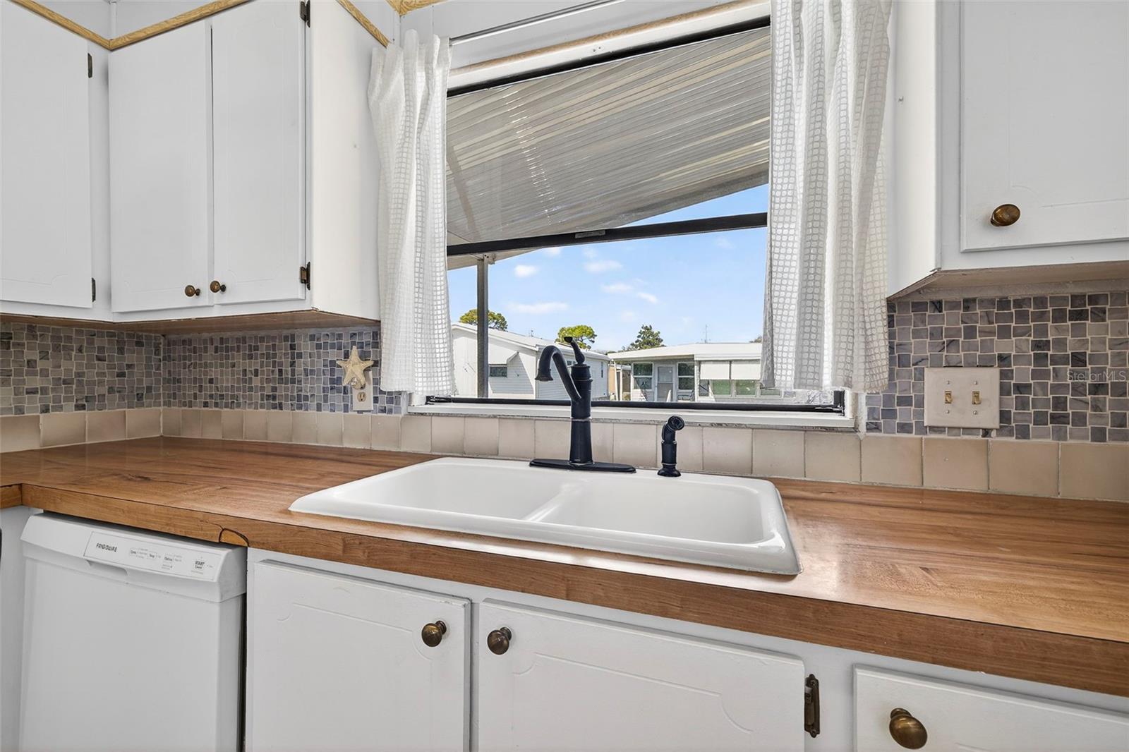 CLUB CHALET UNREC MHP - Residential