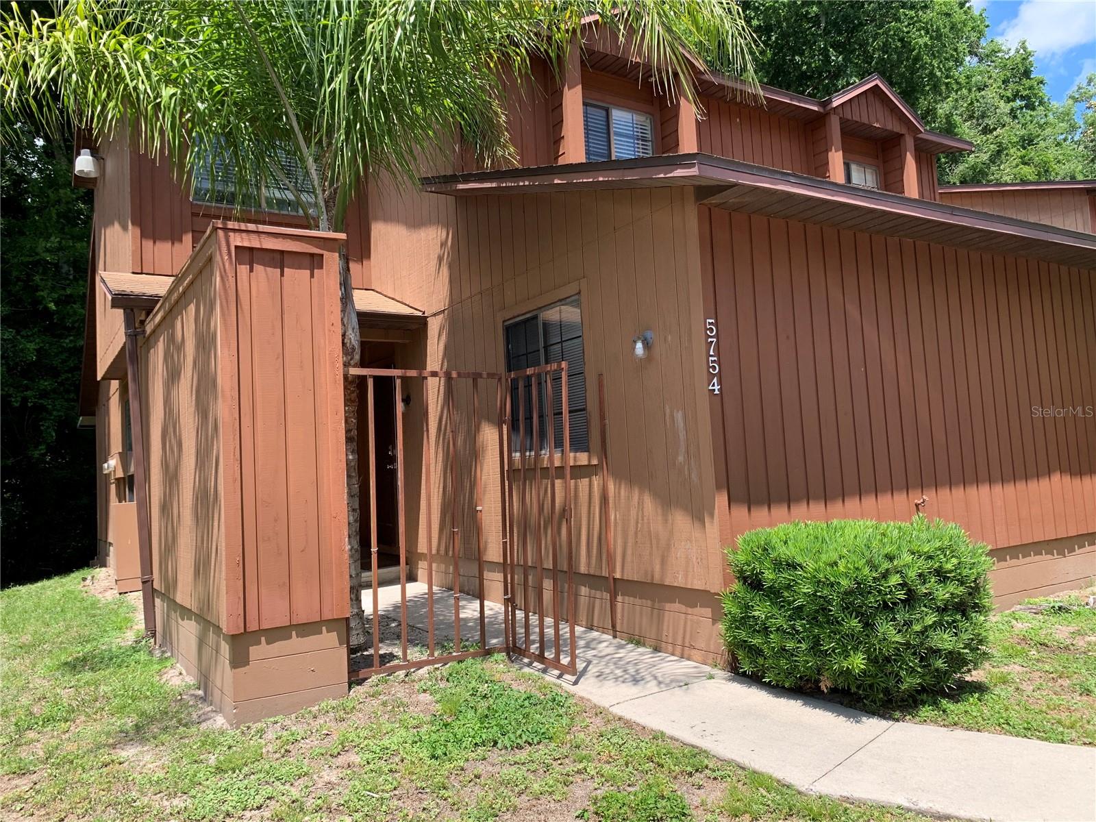 ROCKWOOD VILLAS - CONDO - Residential Lease