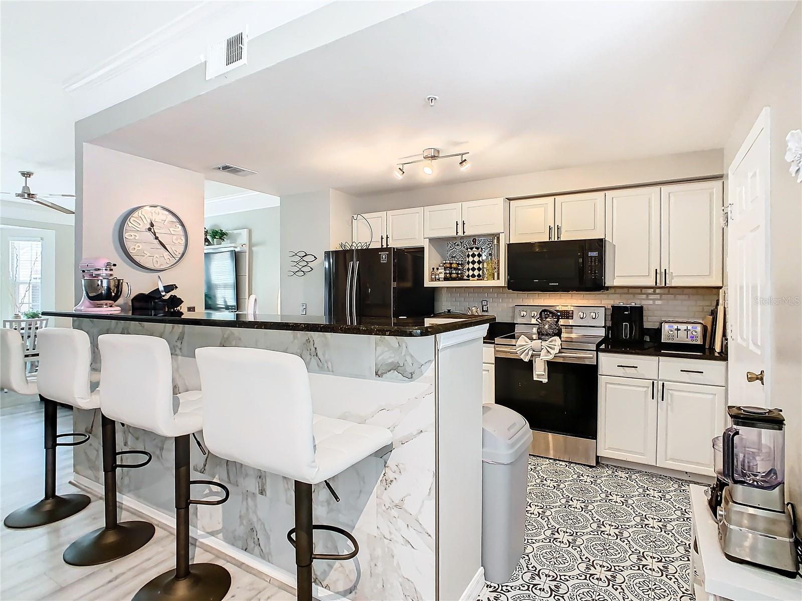 HAMPTONS/METROWEST - Residential