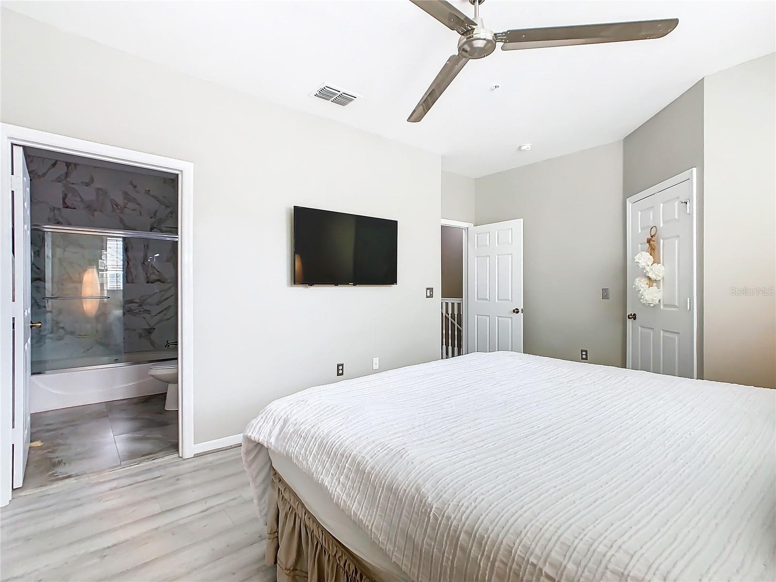 HAMPTONS/METROWEST - Residential