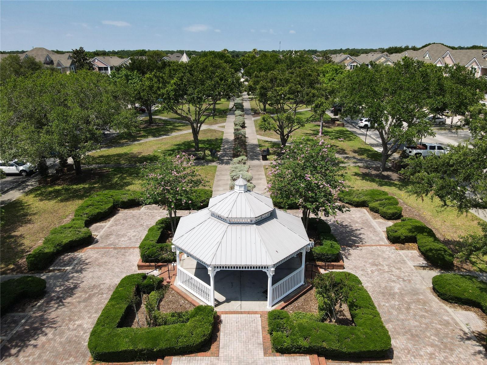 HAMPTONS/METROWEST - Residential