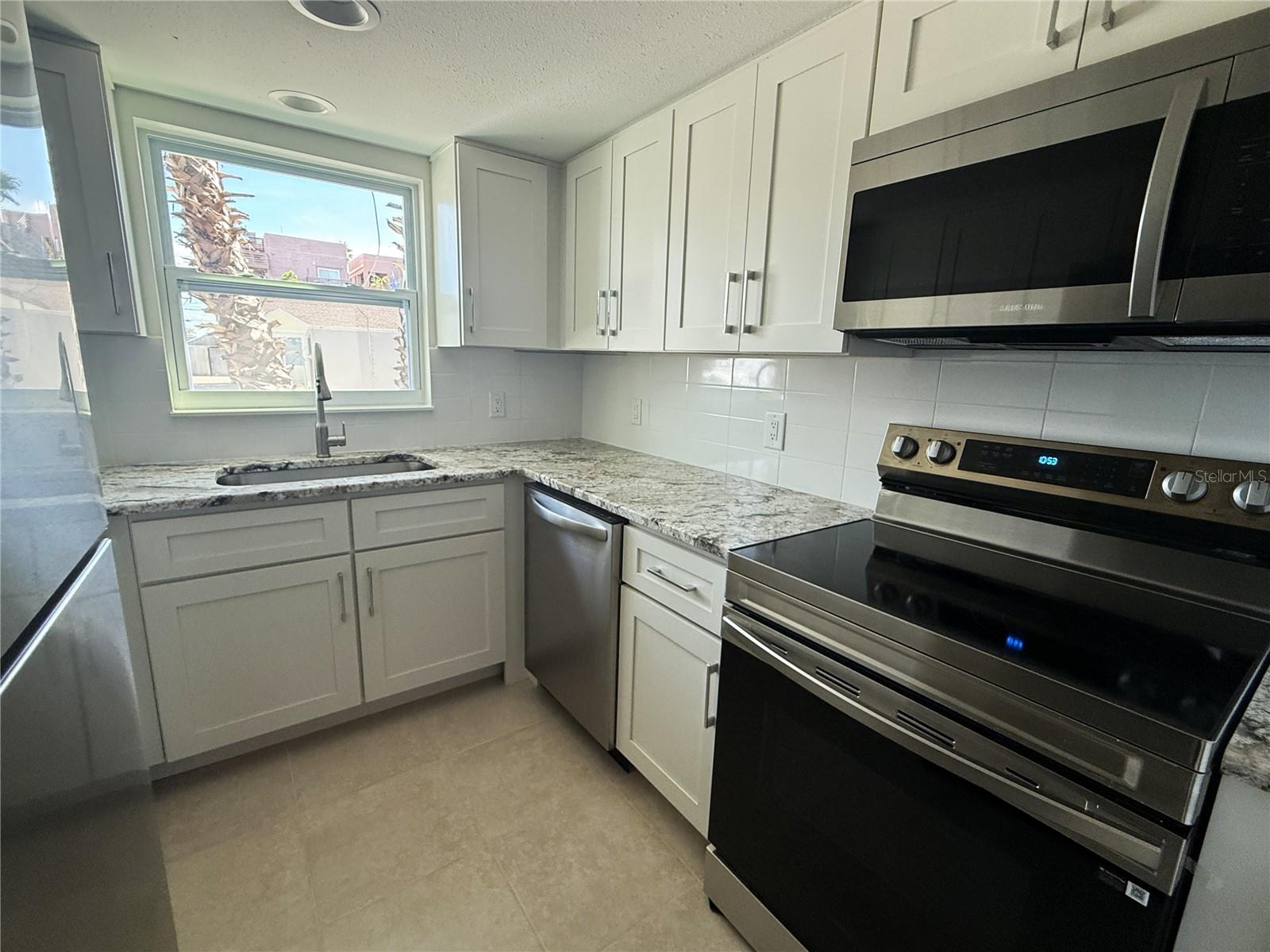 GULF SHORES SUB - Residential Lease