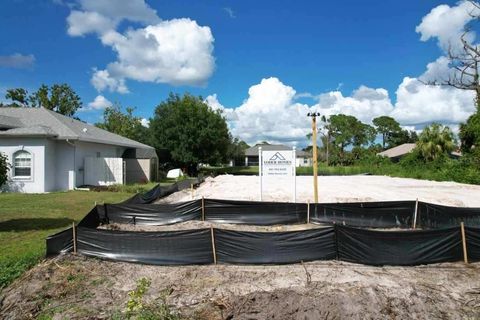 A home in NORTH PORT