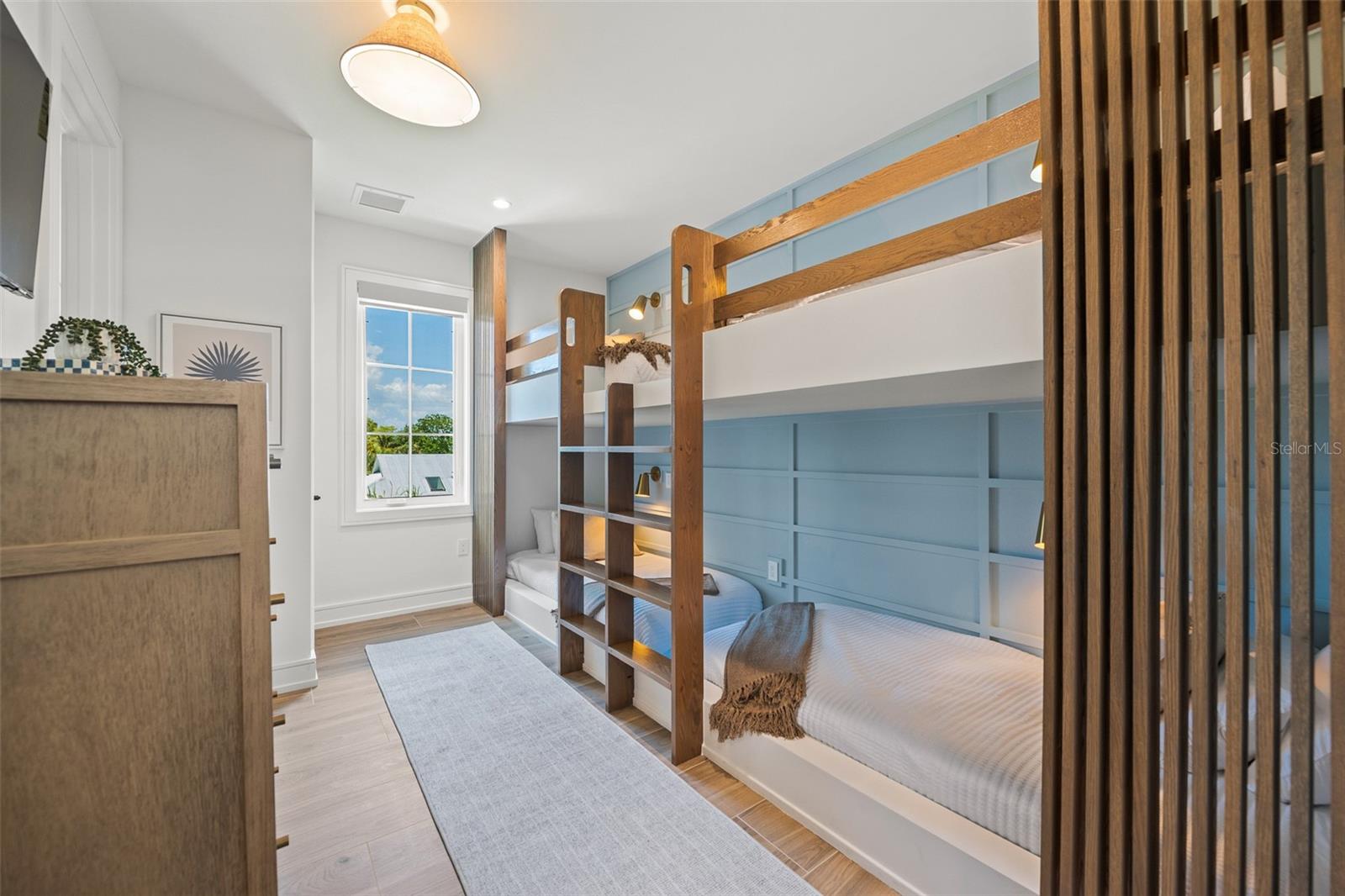 6999300; ANNA MARIA BEACH; LOT 15; BLOCK 17; PB 1/ - Residential