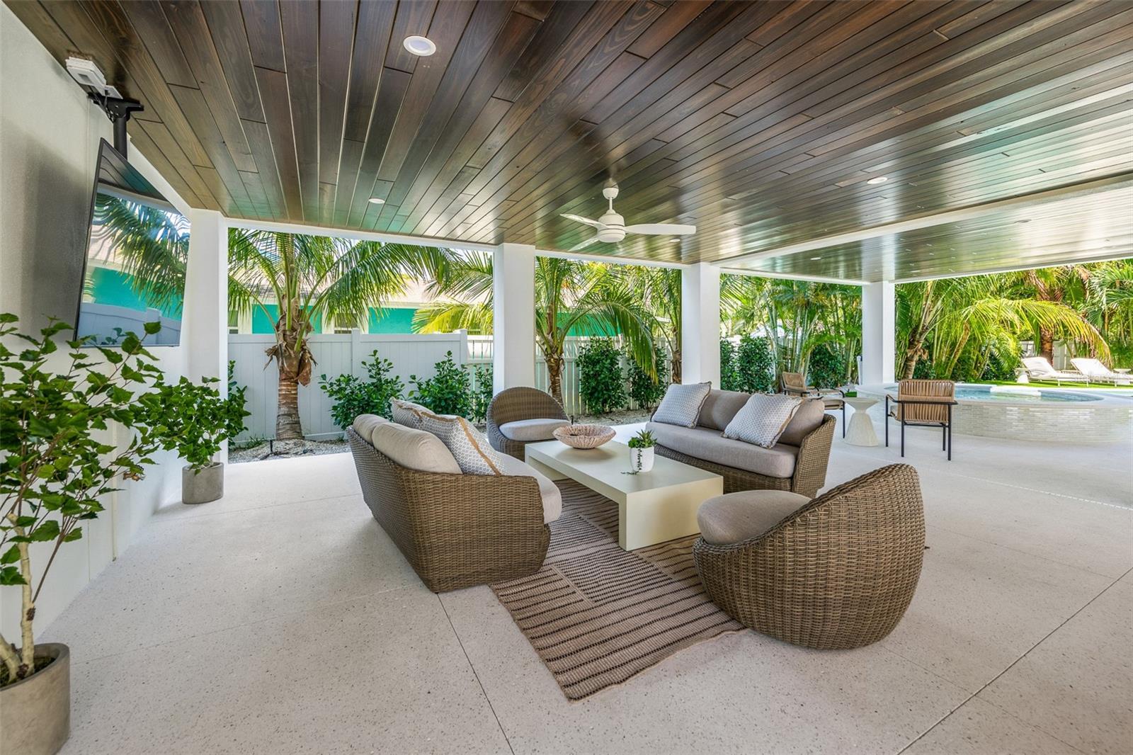 6999300; ANNA MARIA BEACH; LOT 15; BLOCK 17; PB 1/ - Residential