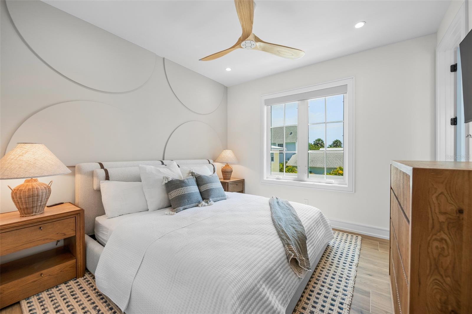 6999300; ANNA MARIA BEACH; LOT 15; BLOCK 17; PB 1/ - Residential