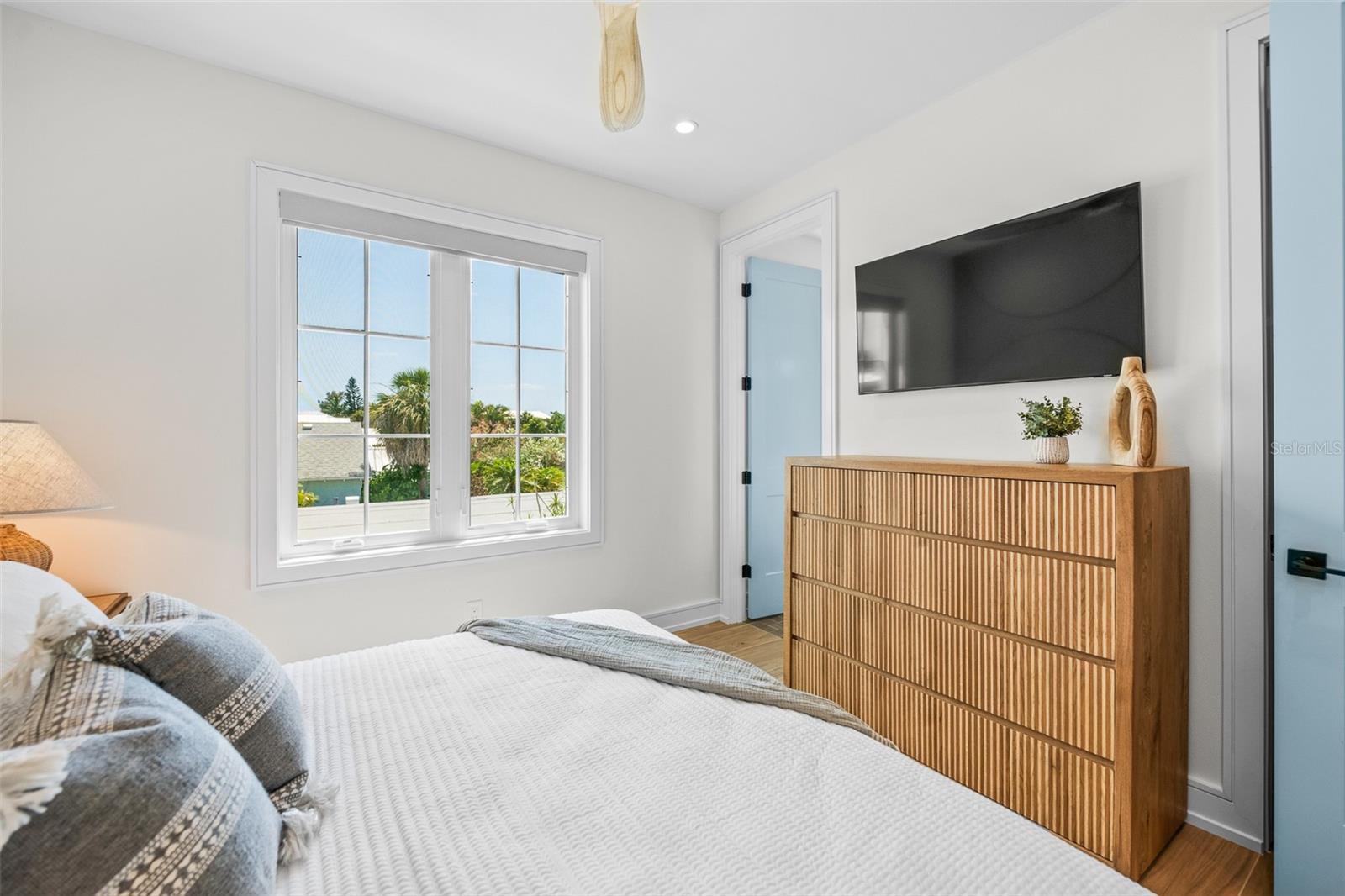 6999300; ANNA MARIA BEACH; LOT 15; BLOCK 17; PB 1/ - Residential