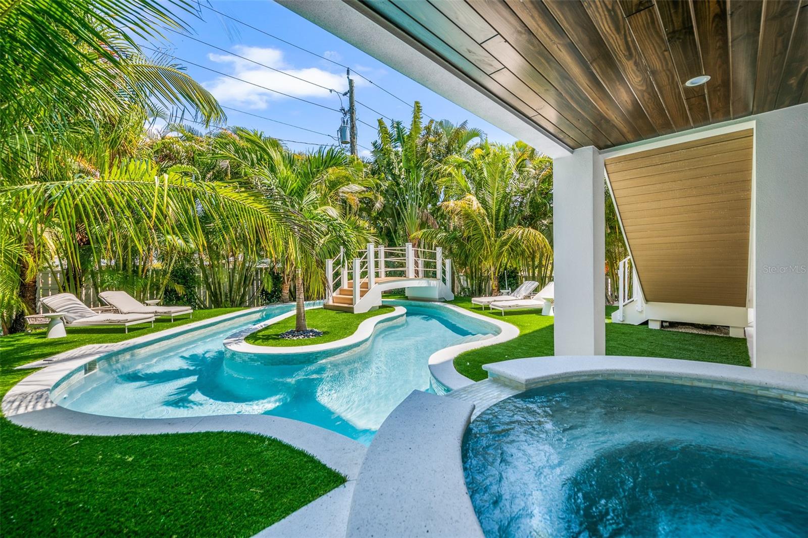6999300; ANNA MARIA BEACH; LOT 15; BLOCK 17; PB 1/ - Residential