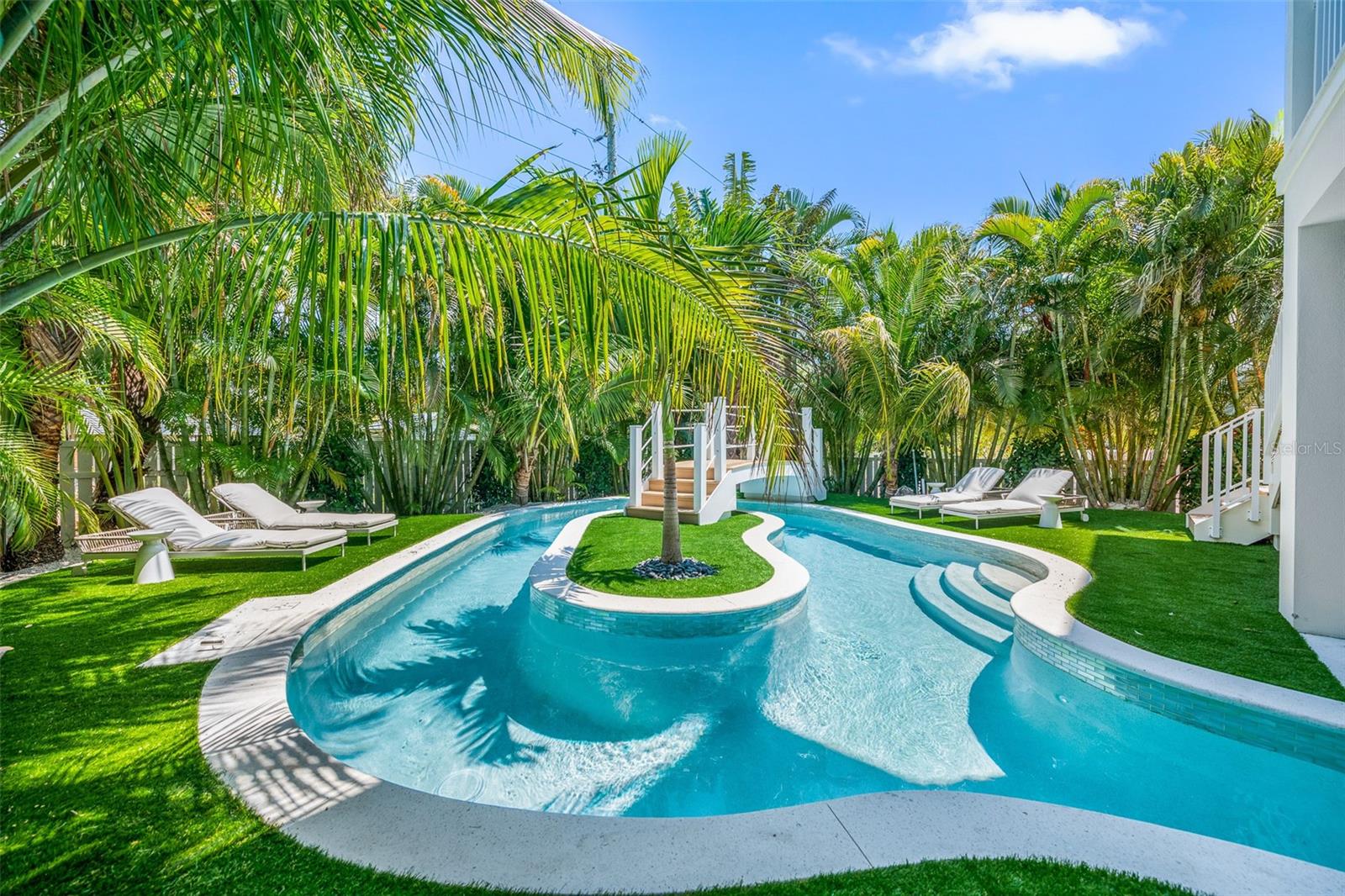 6999300; ANNA MARIA BEACH; LOT 15; BLOCK 17; PB 1/ - Residential