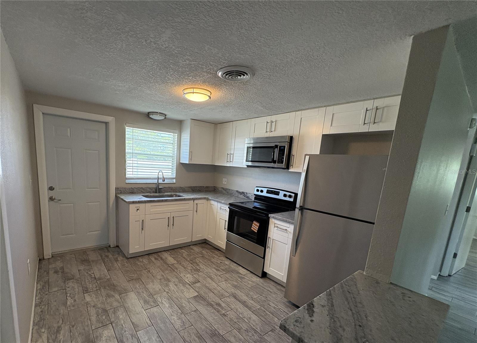 NOKOMIS - Residential Lease