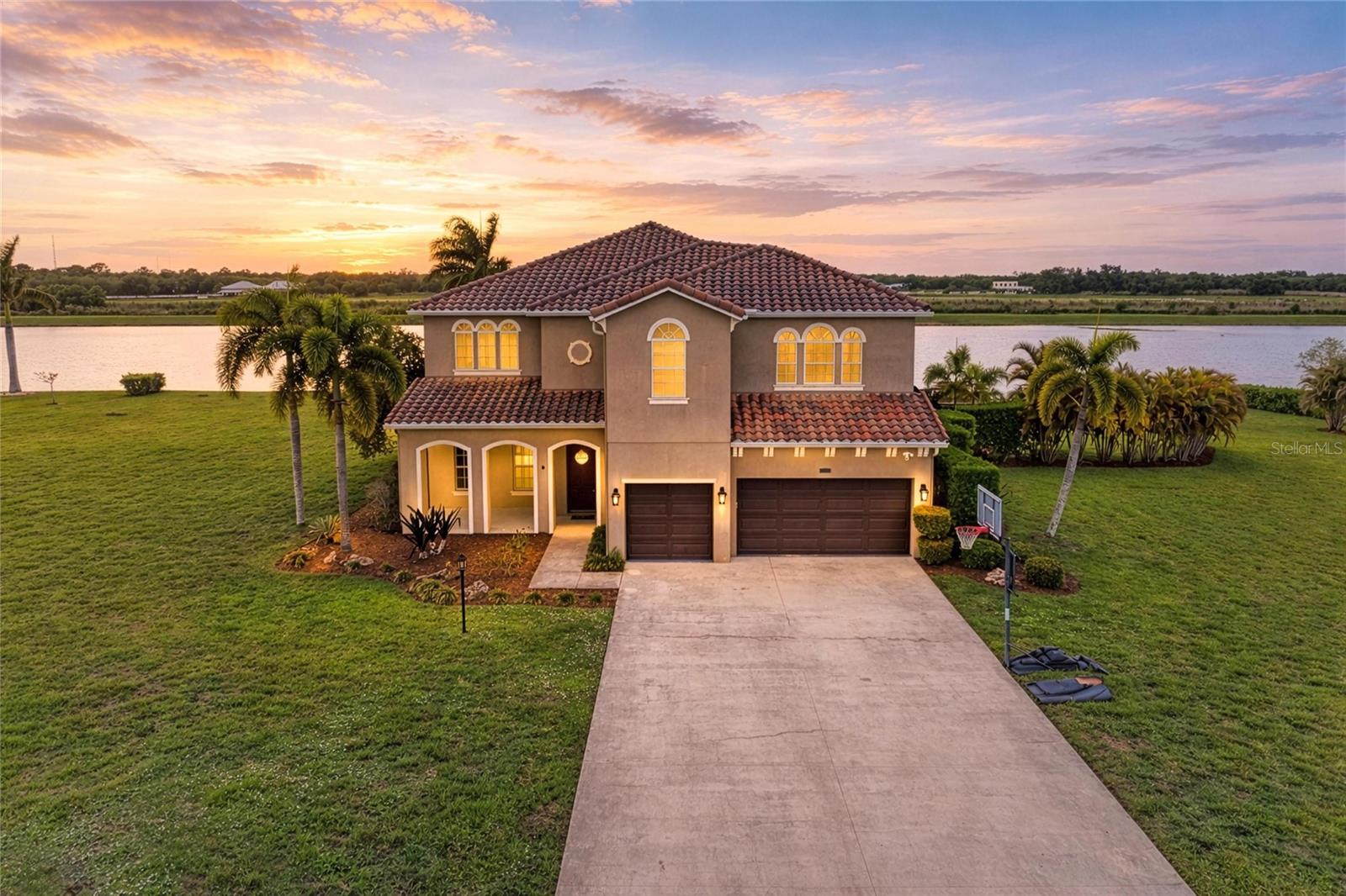 REGENT LAKE - Residential