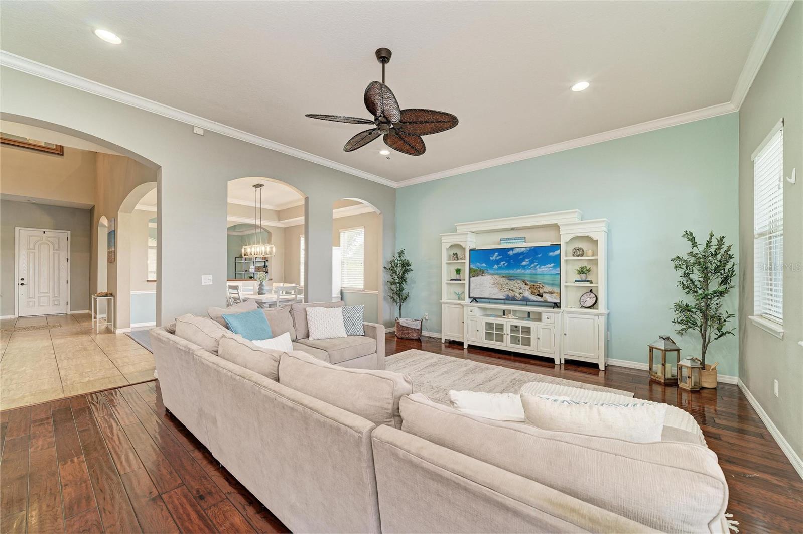 REGENT LAKE - Residential