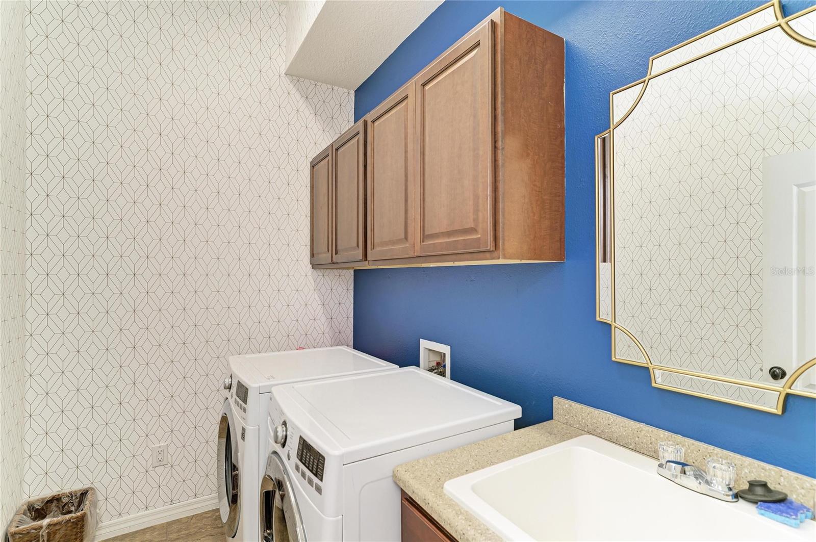 REGENT LAKE - Residential