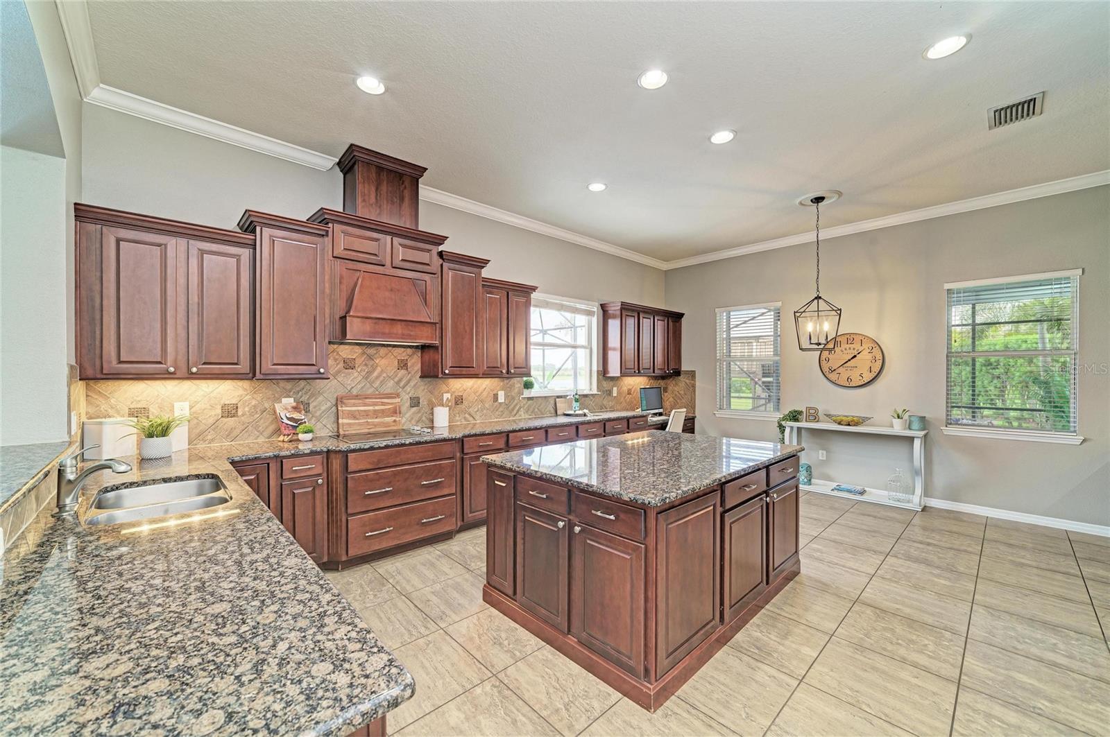 REGENT LAKE - Residential