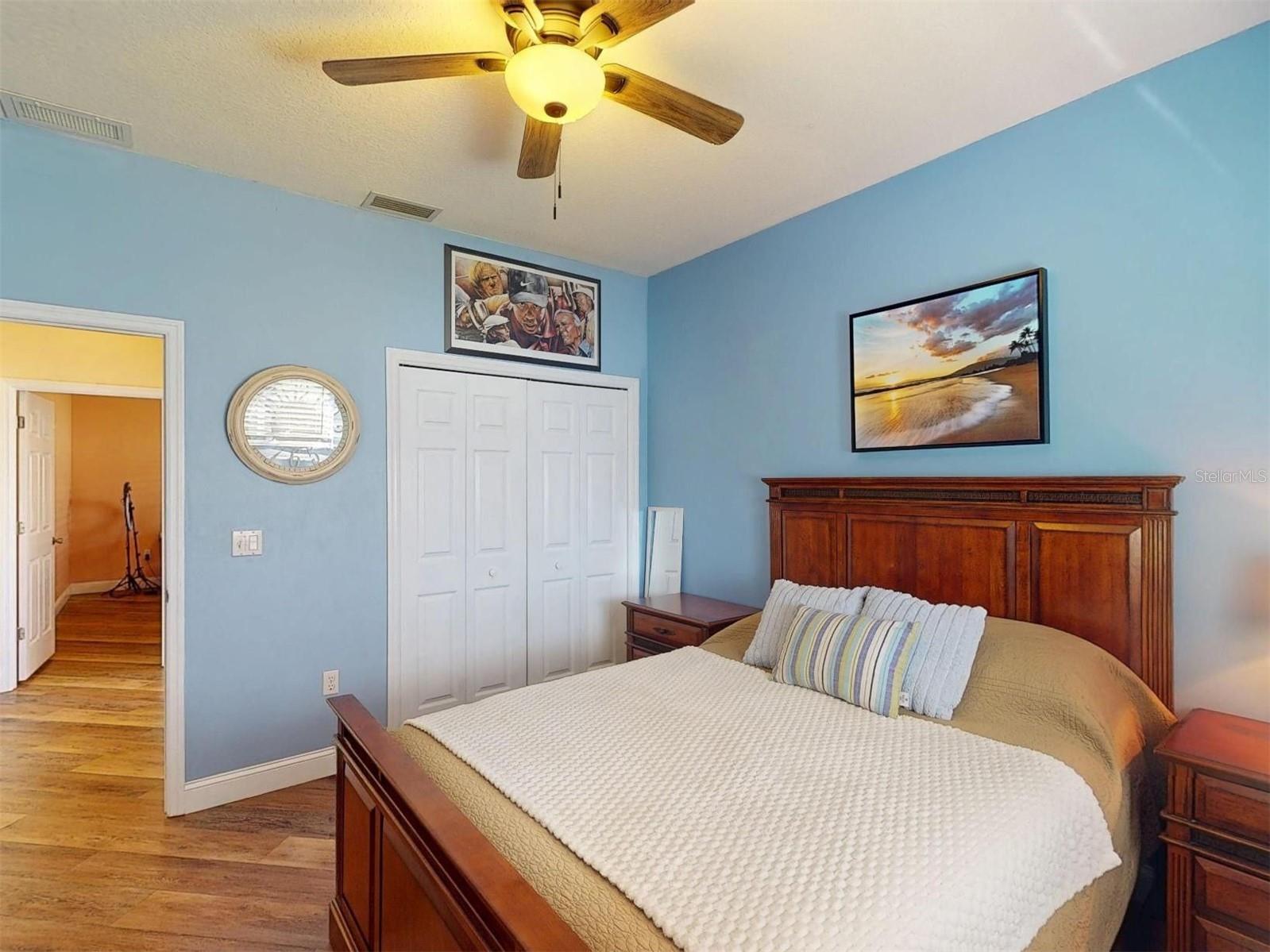 MCINTOSH LAKE - Residential