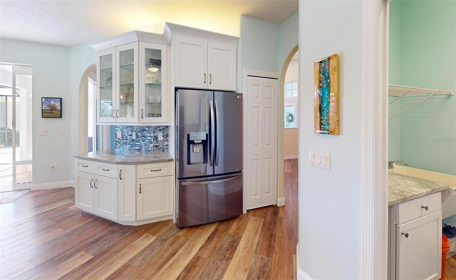 MCINTOSH LAKE - Residential