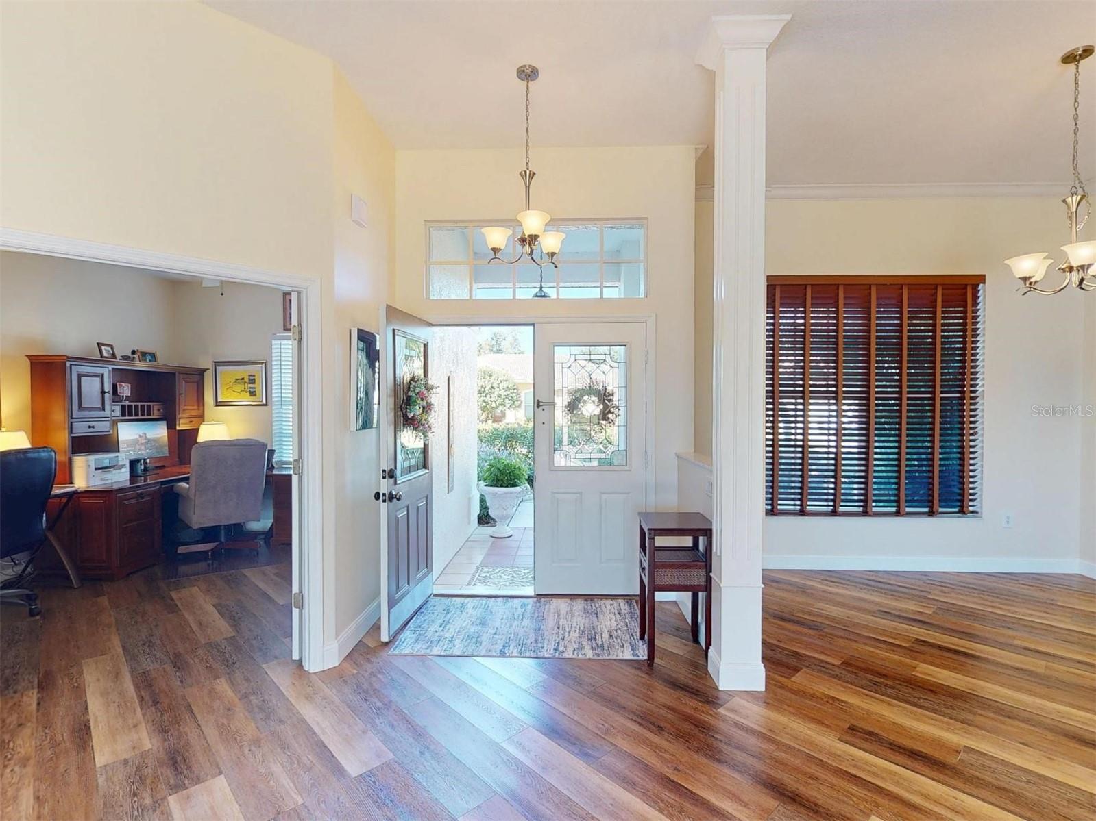 MCINTOSH LAKE - Residential