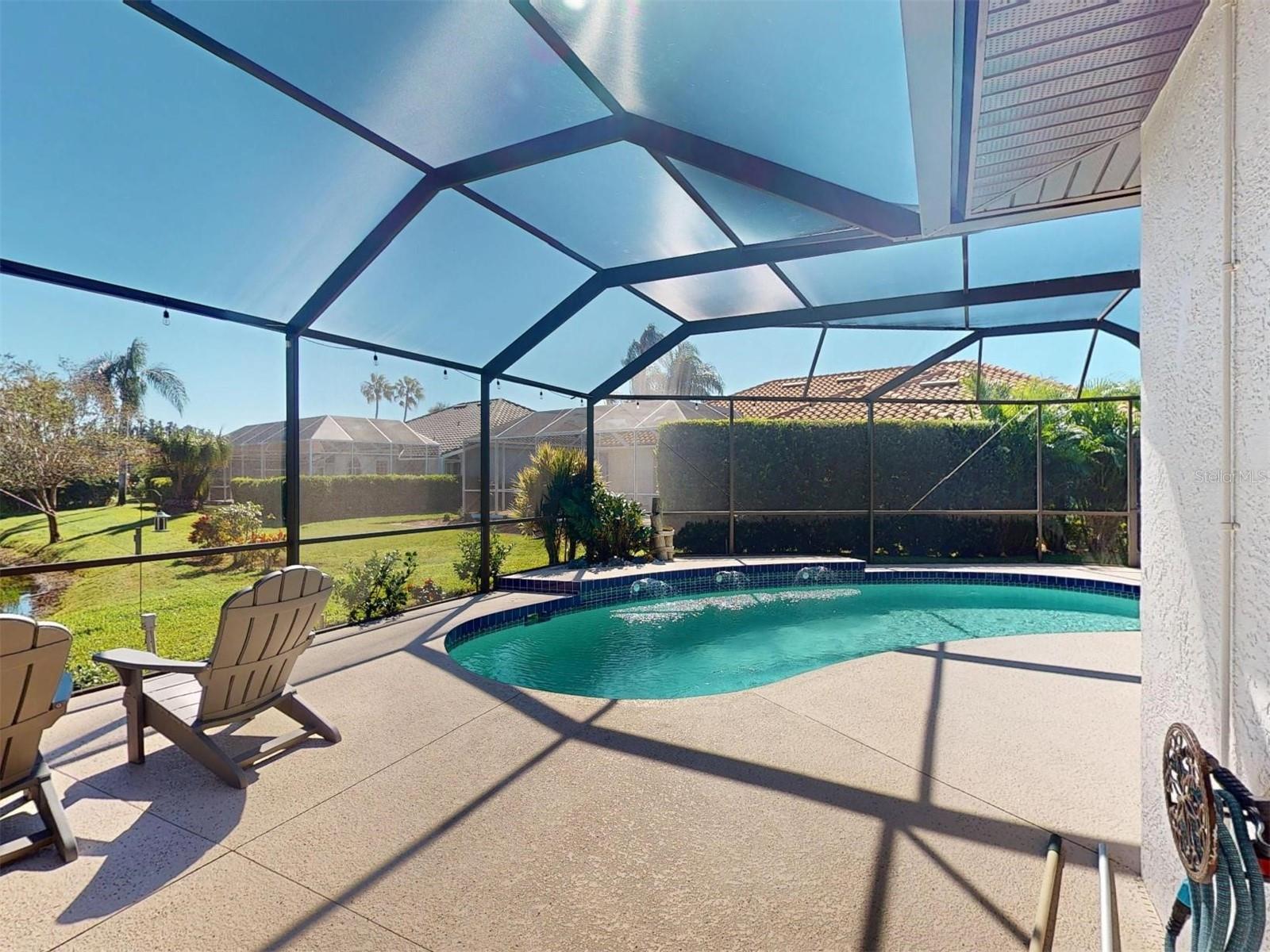 MCINTOSH LAKE - Residential