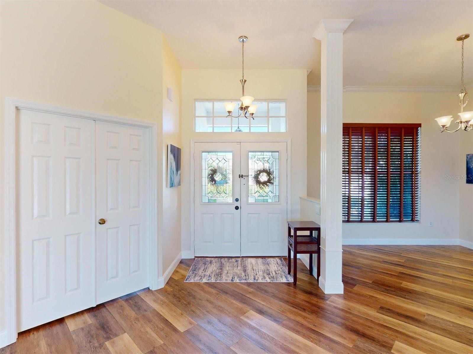 MCINTOSH LAKE - Residential