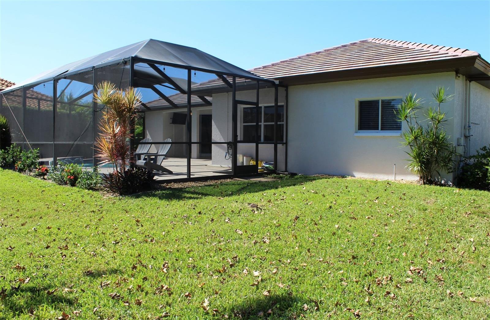 MCINTOSH LAKE - Residential