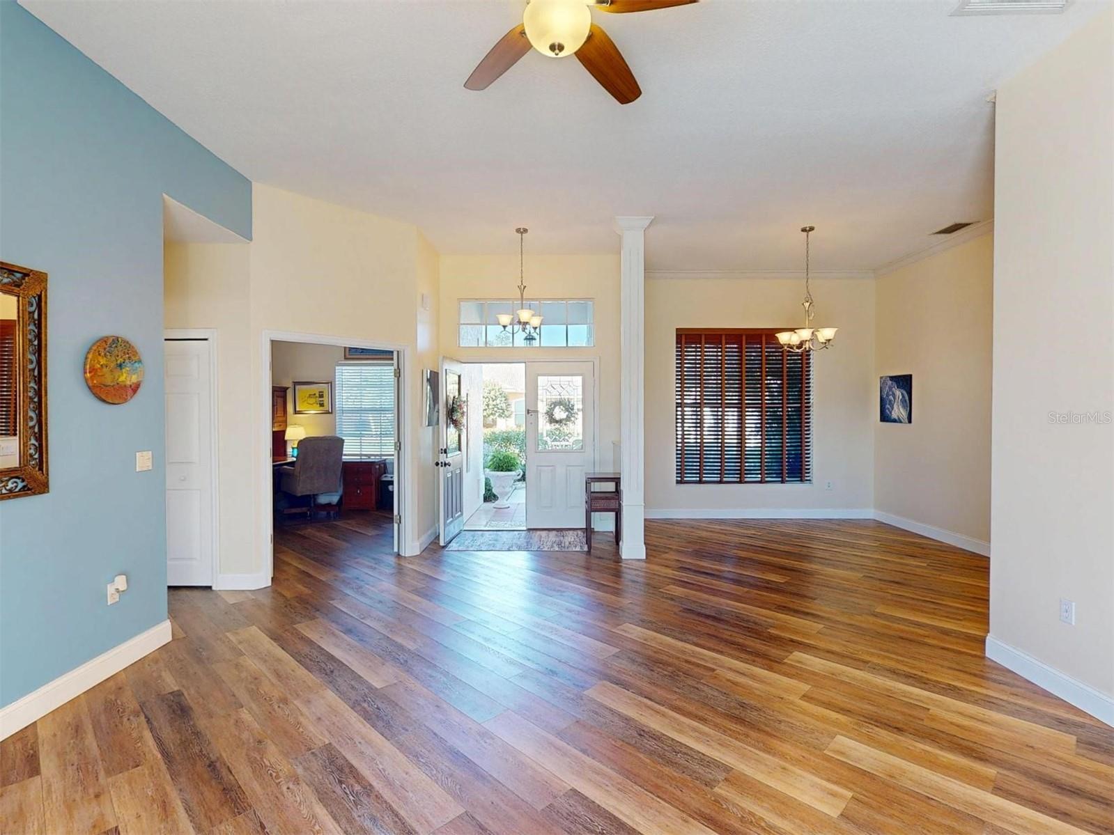 MCINTOSH LAKE - Residential