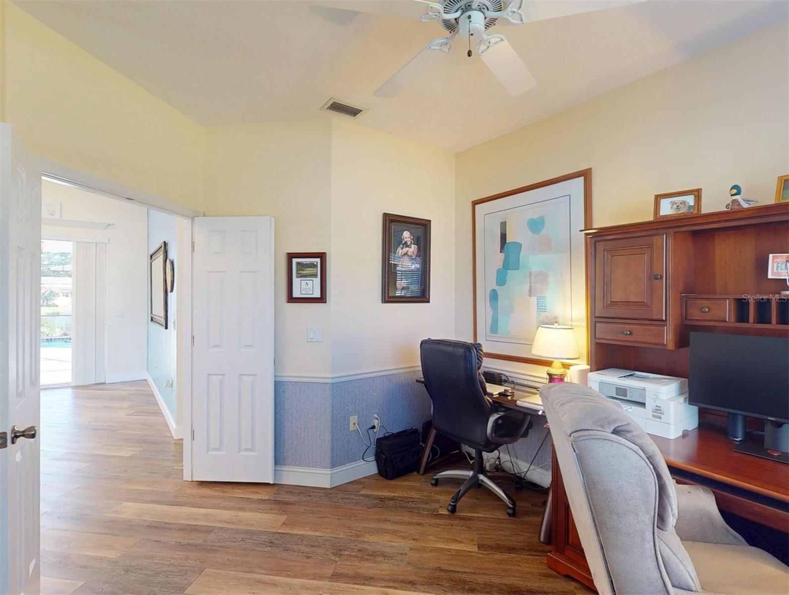 MCINTOSH LAKE - Residential