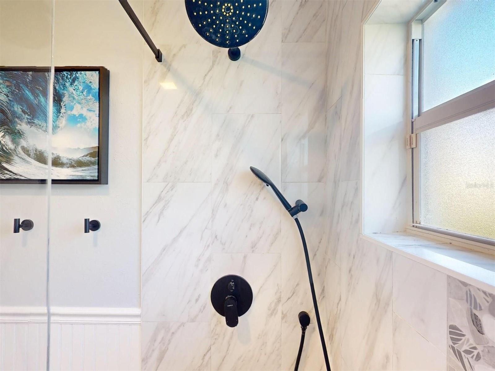 MCINTOSH LAKE - Residential