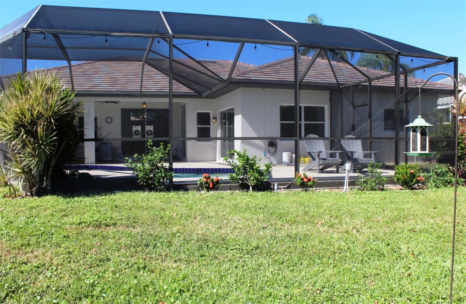 MCINTOSH LAKE - Residential