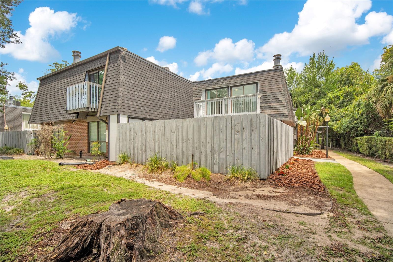 2577 DERBYSHIRE CIRCLE