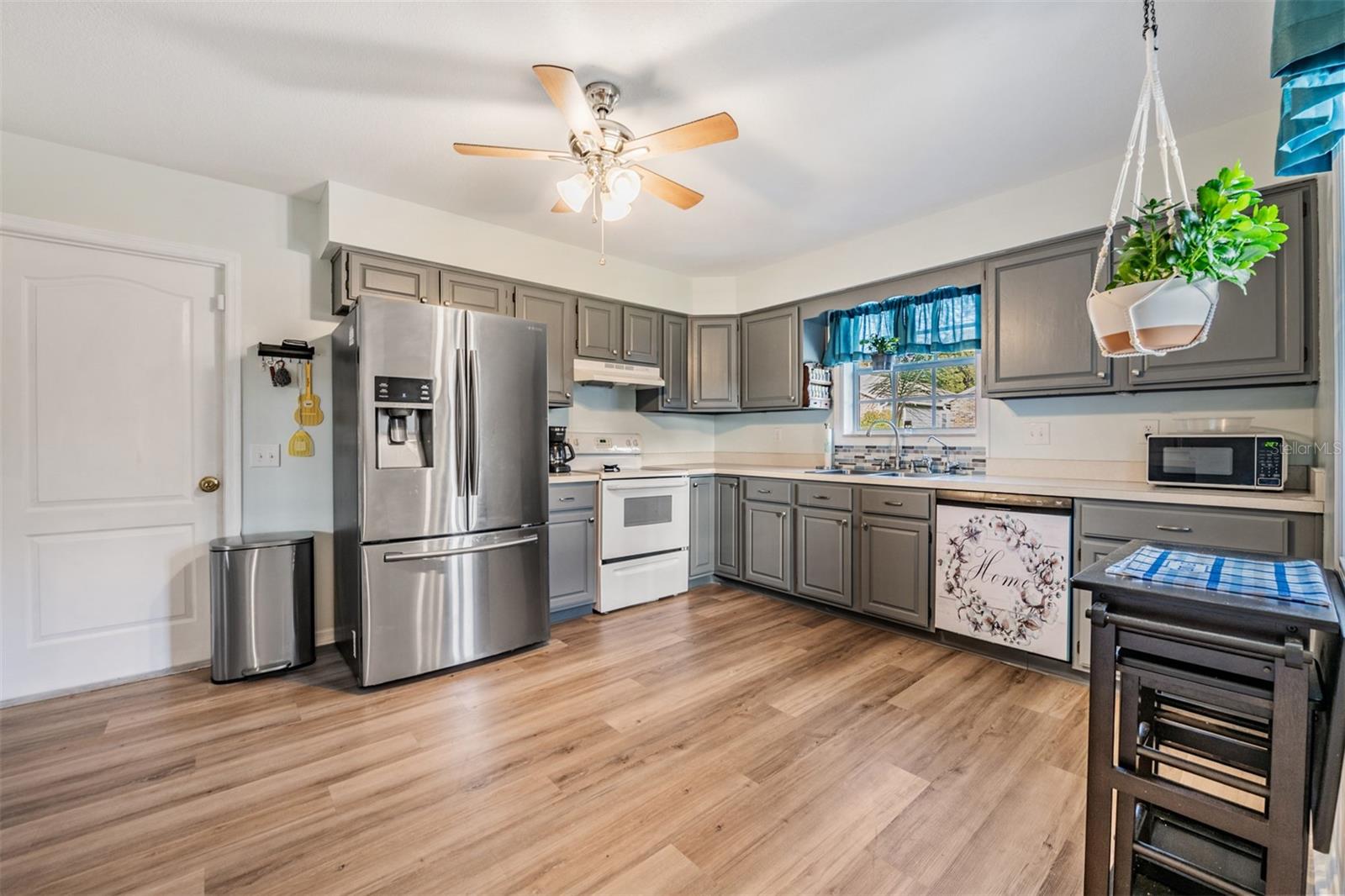 WEDGEWOOD MANOR PH 01 02 - Residential