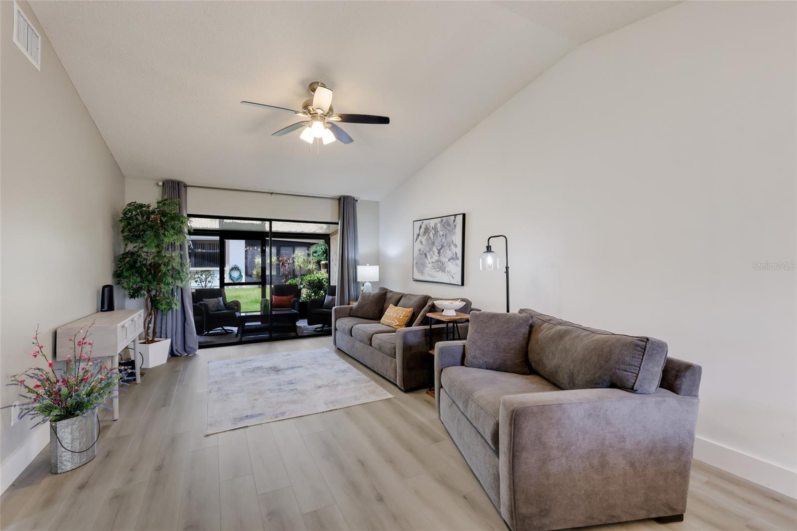 6427 HERITAGE LANE 6427