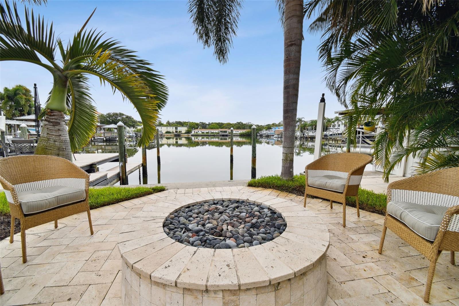 VENETIAN POINT - Residential