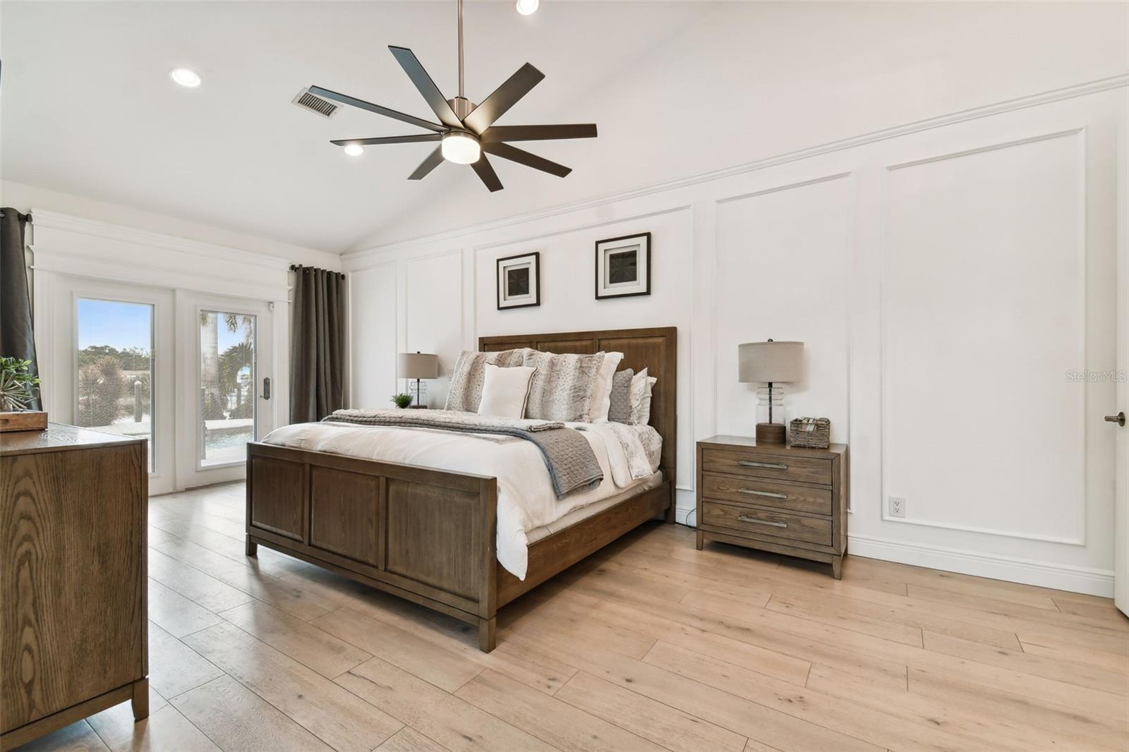 VENETIAN POINT - Residential