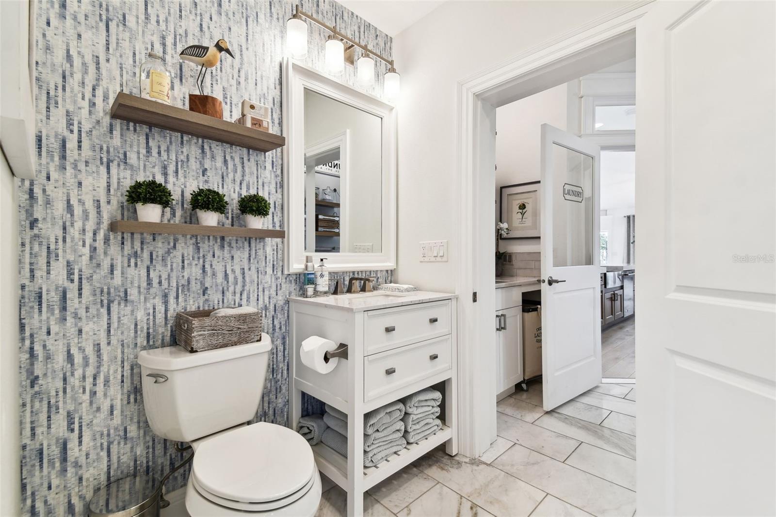VENETIAN POINT - Residential