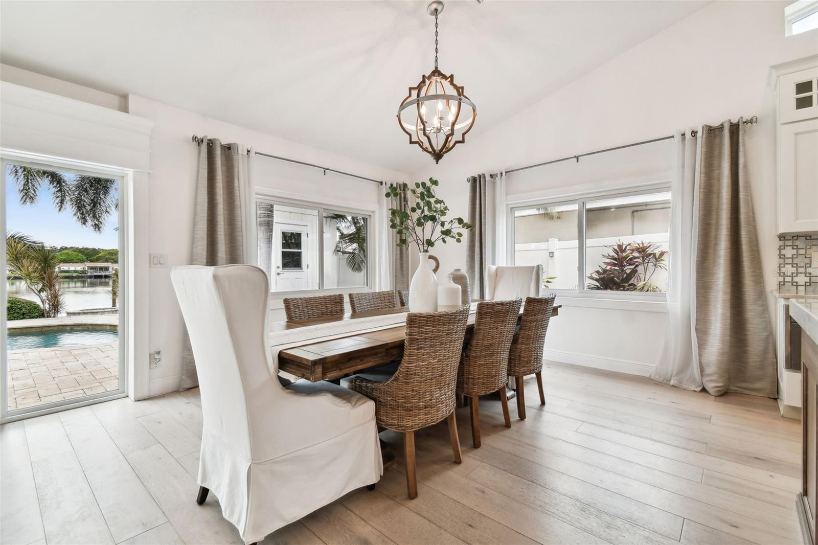 VENETIAN POINT - Residential