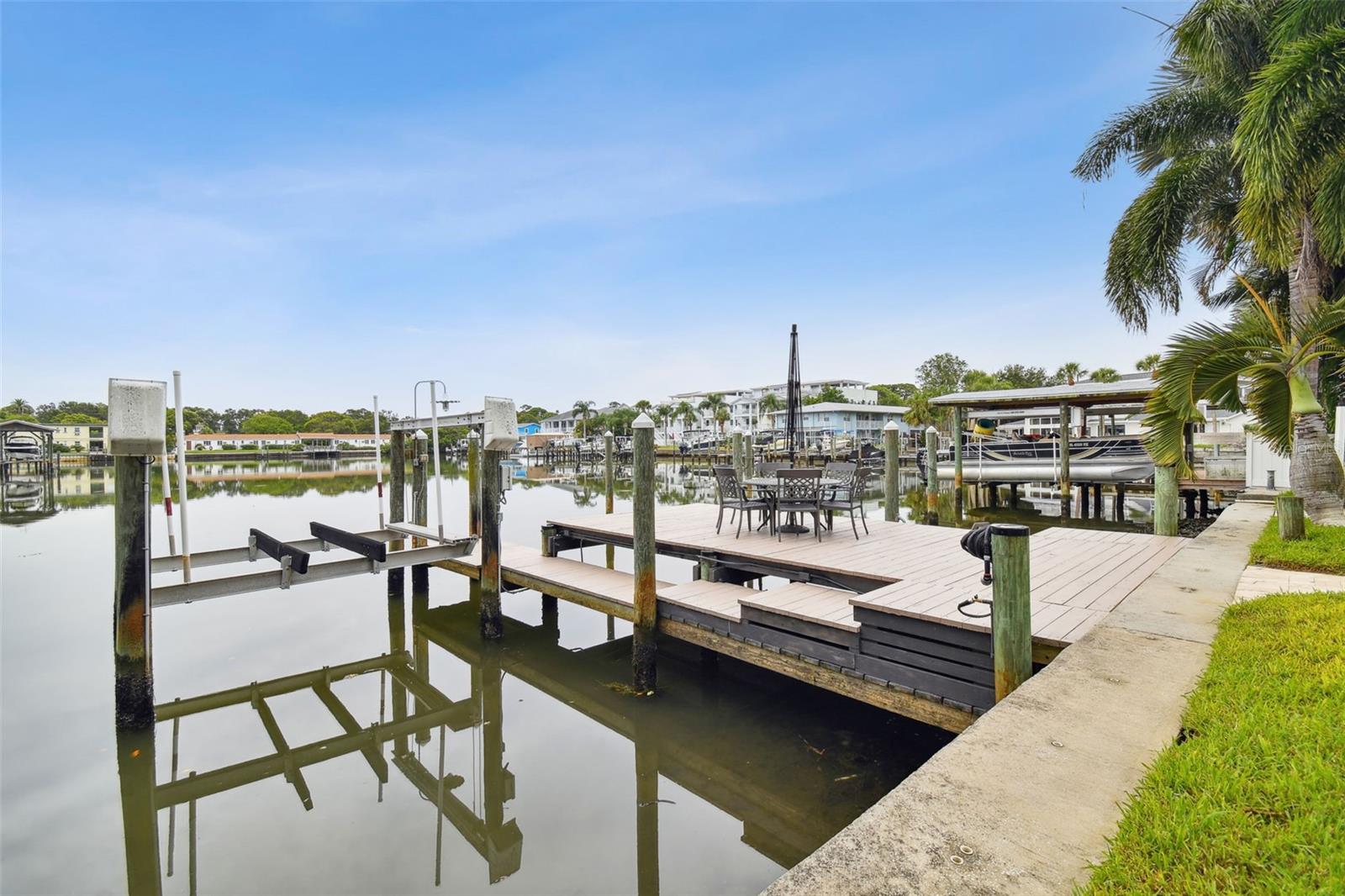 VENETIAN POINT - Residential