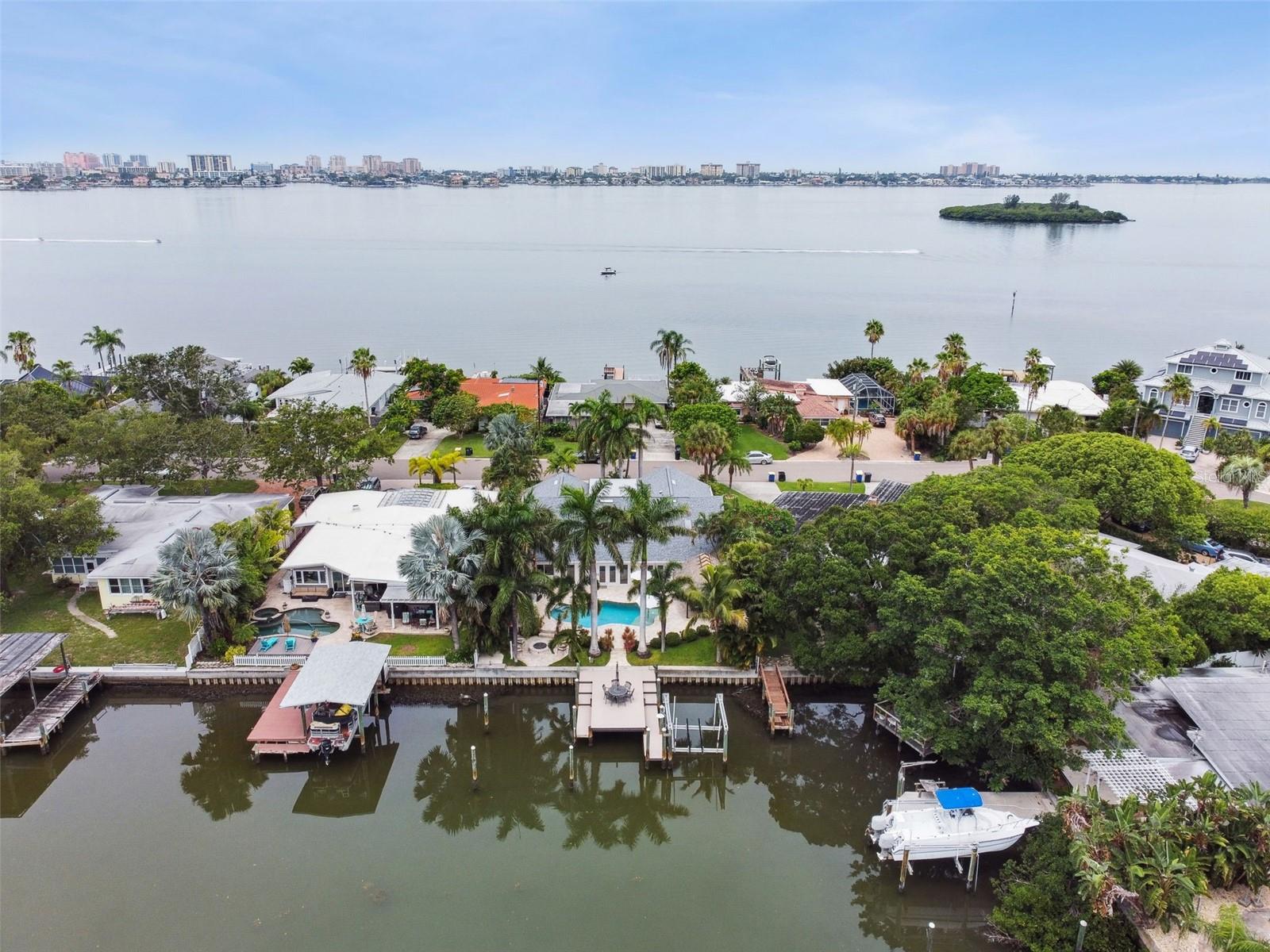 VENETIAN POINT - Residential
