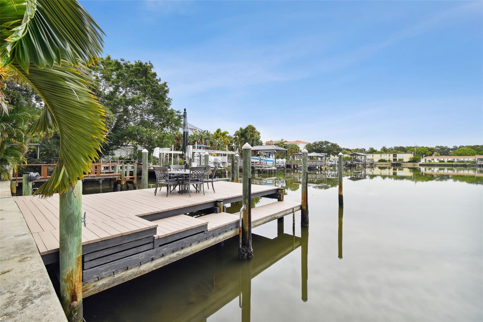 VENETIAN POINT - Residential
