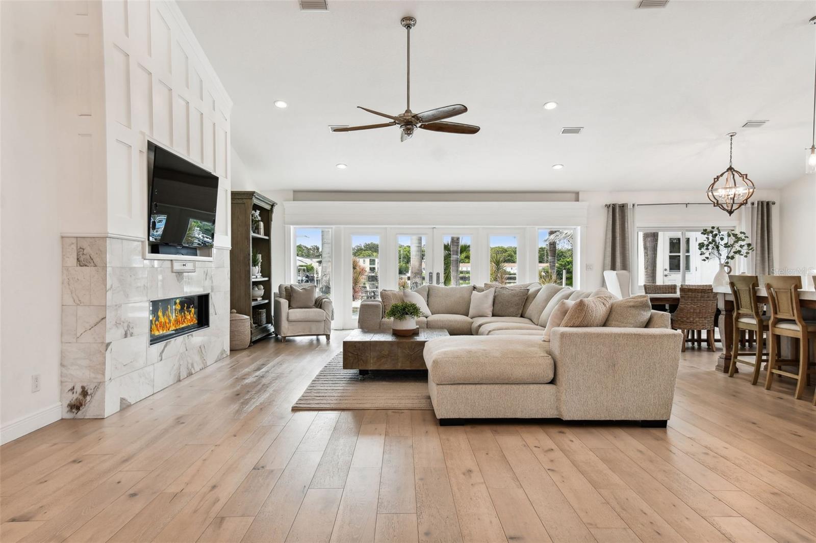 VENETIAN POINT - Residential
